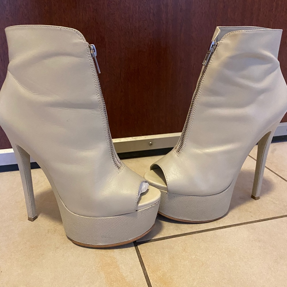 Bone color Boots